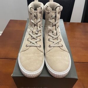 Timberland Skylar Sneaker/Boots. Light Tan. Size 8.